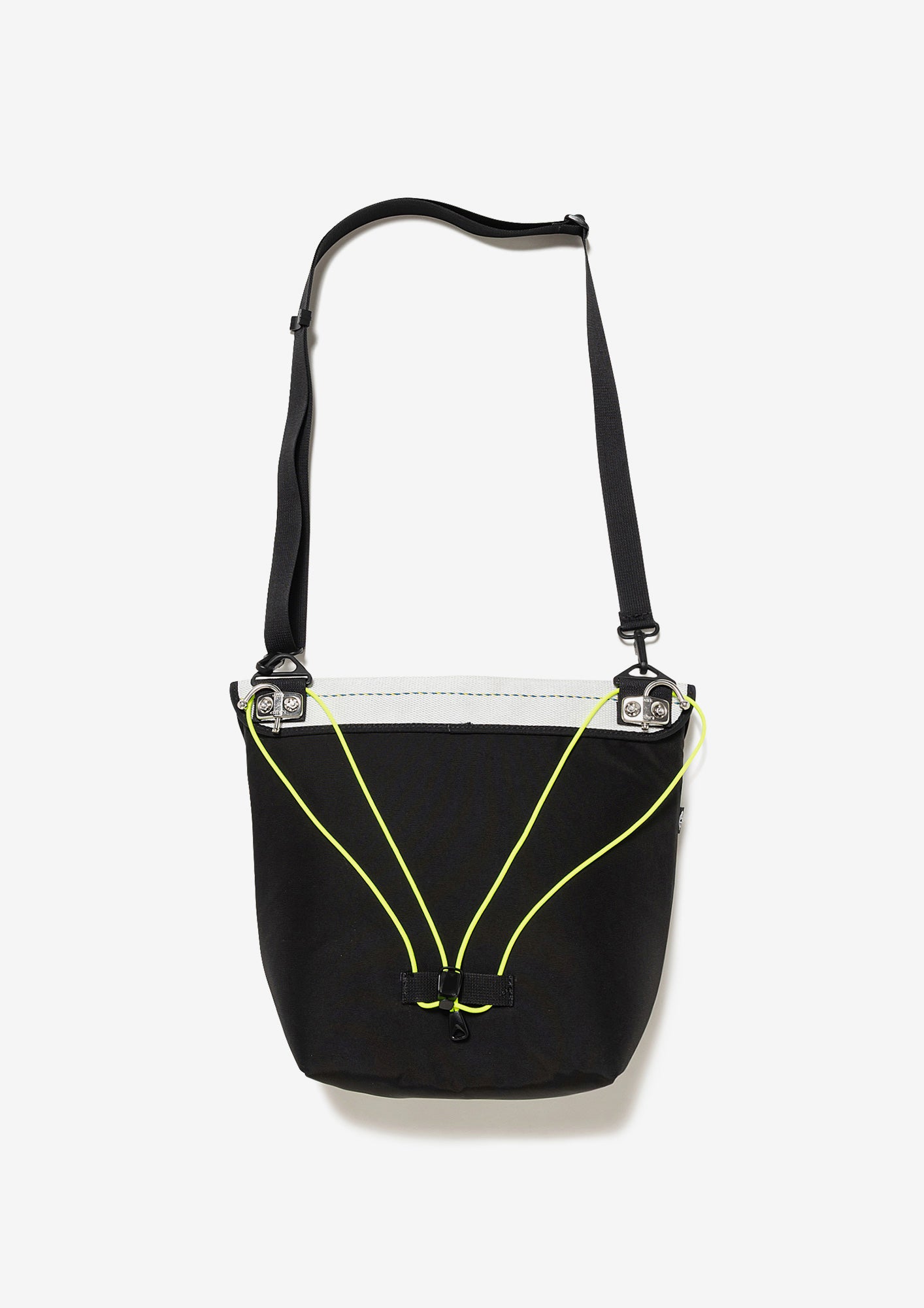 PANNIER BAG TAKES HANDS – DESCENDANT