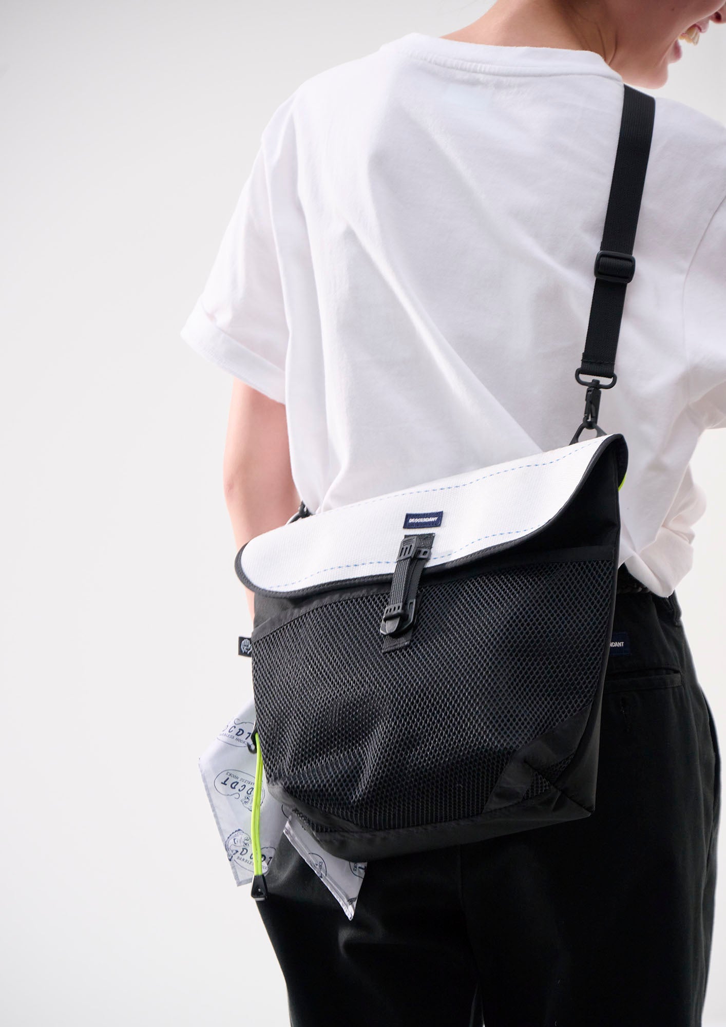 PANNIER BAG TAKES HANDS – DESCENDANT