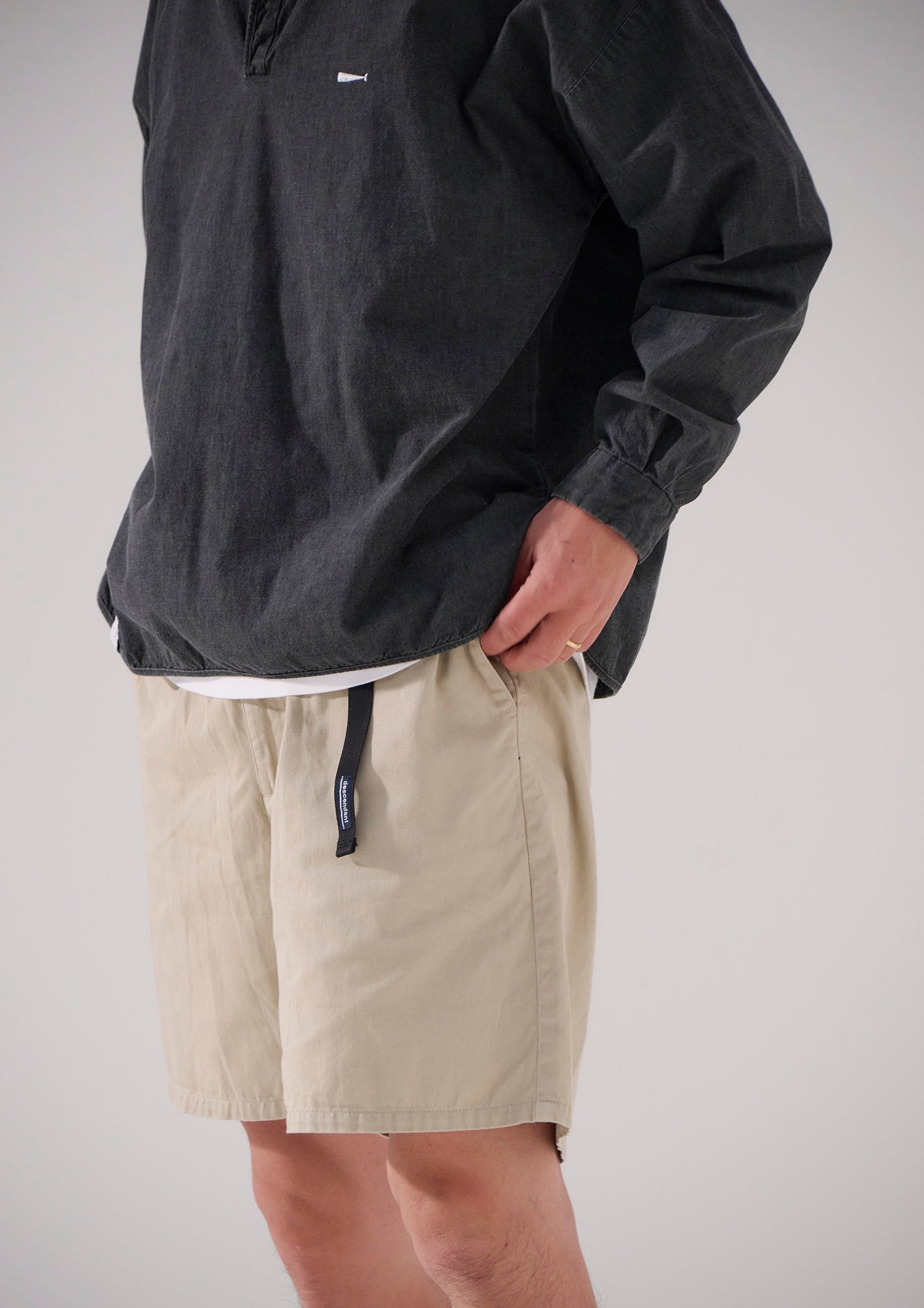CLASP TWILL WEBBING SHORTS – DESCENDANT